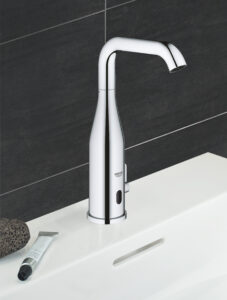 Hygienische Lösungen fürs Bad bietet auch GROHE mit den berührungslosen Armaturen.